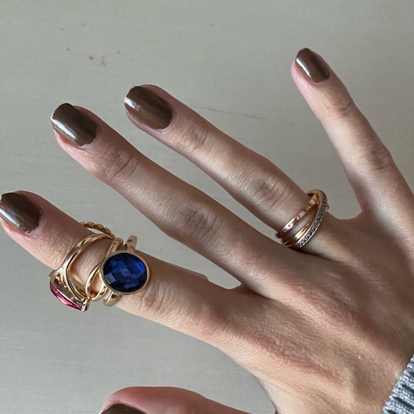 NWT Francesca’s Christina Multicolored ring set - Picture 5 of 5